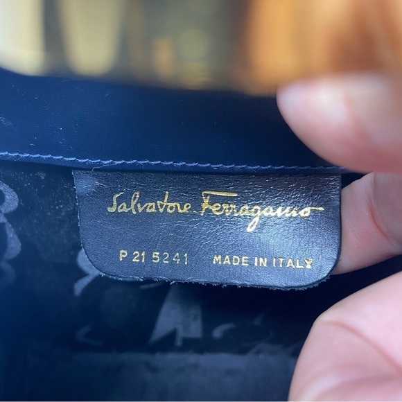 Salvatore Ferragamo Gancini Black Leather Shoulder Bag – Iconic Gold Logo - Picture 9 of 12